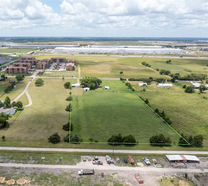 330 South Goode Road Wilmer, TX 75172 - Photo 4 of 38 a view of an ocean view
