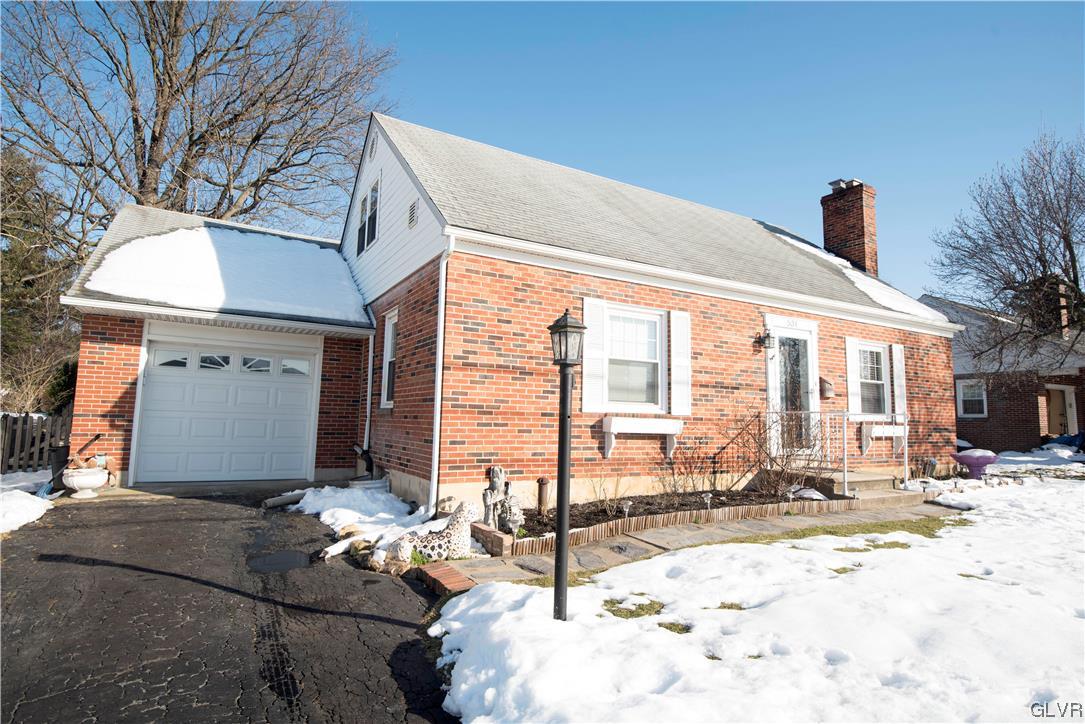 531 Parkway Road Allentown, PA 18104 - Photo 2 of 29 Gallery Image 2
