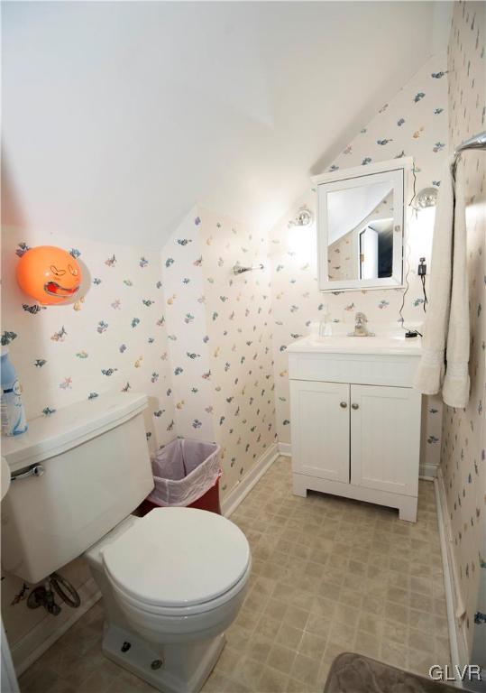 531 Parkway Road Allentown, PA 18104 - Photo 28 of 29 FULL BATH/second floor
