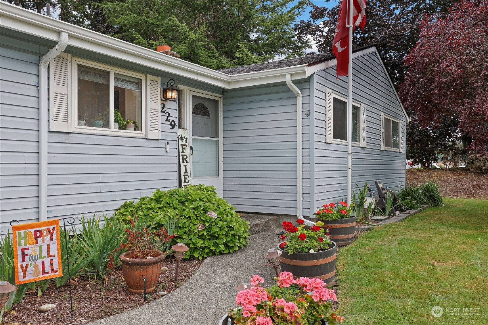 229 160th Street South Spanaway, WA 98387 - Photo 2 of 35