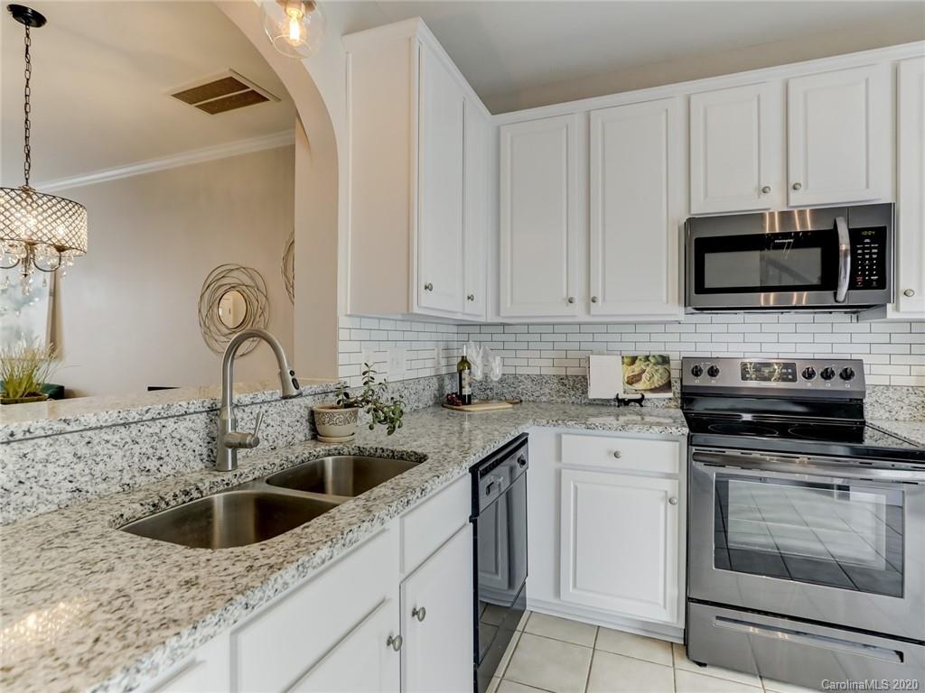 128 Chimney Rock Lane Fort Mill, SC 29708 - Photo 16 of 39 Gallery Image 16