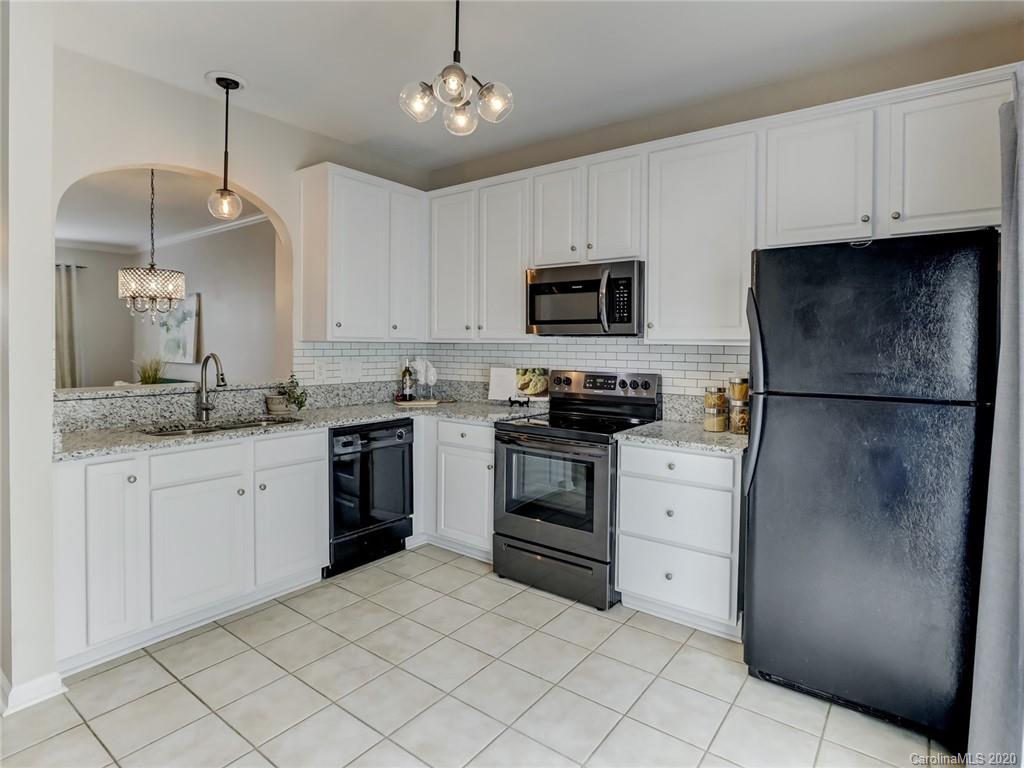 128 Chimney Rock Lane Fort Mill, SC 29708 - Photo 18 of 39 Gallery Image 18
