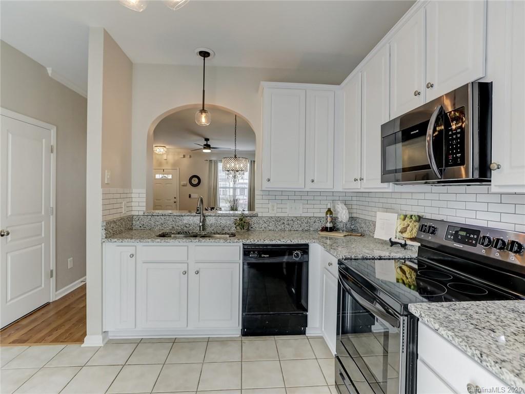 128 Chimney Rock Lane Fort Mill, SC 29708 - Photo 19 of 39 Gallery Image 19