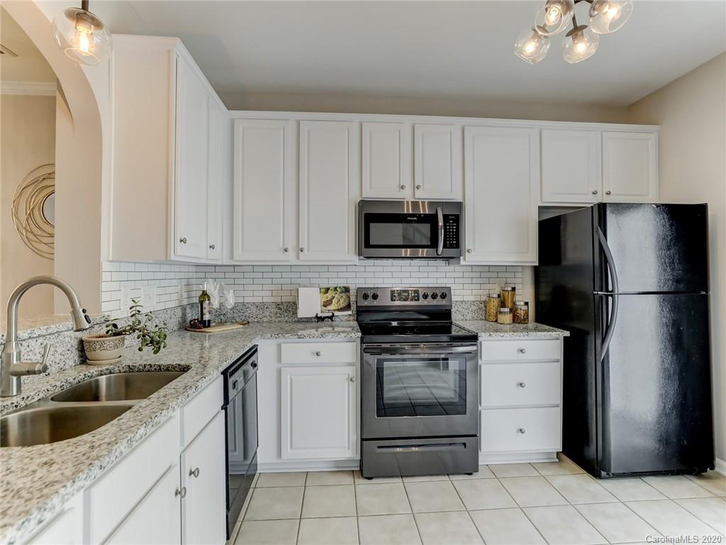 128 Chimney Rock Lane Fort Mill, SC 29708 - Photo 20 of 39 Gallery Image 20
