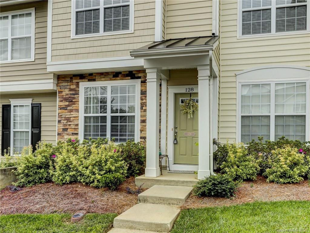 128 Chimney Rock Lane Fort Mill, SC 29708 - Photo 3 of 39 Gallery Image 3