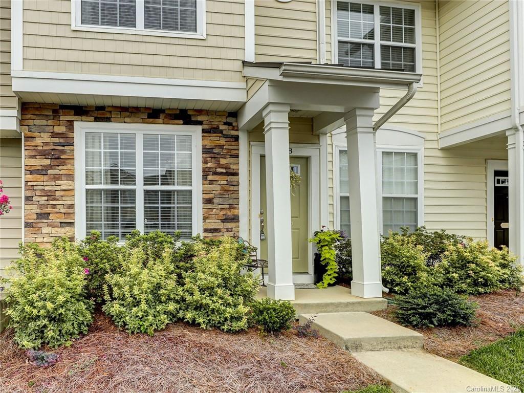128 Chimney Rock Lane Fort Mill, SC 29708 - Photo 4 of 39 Gallery Image 4