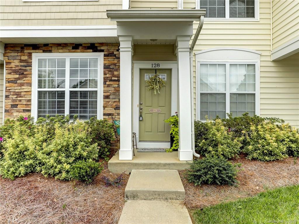 128 Chimney Rock Lane Fort Mill, SC 29708 - Photo 5 of 39 Gallery Image 5