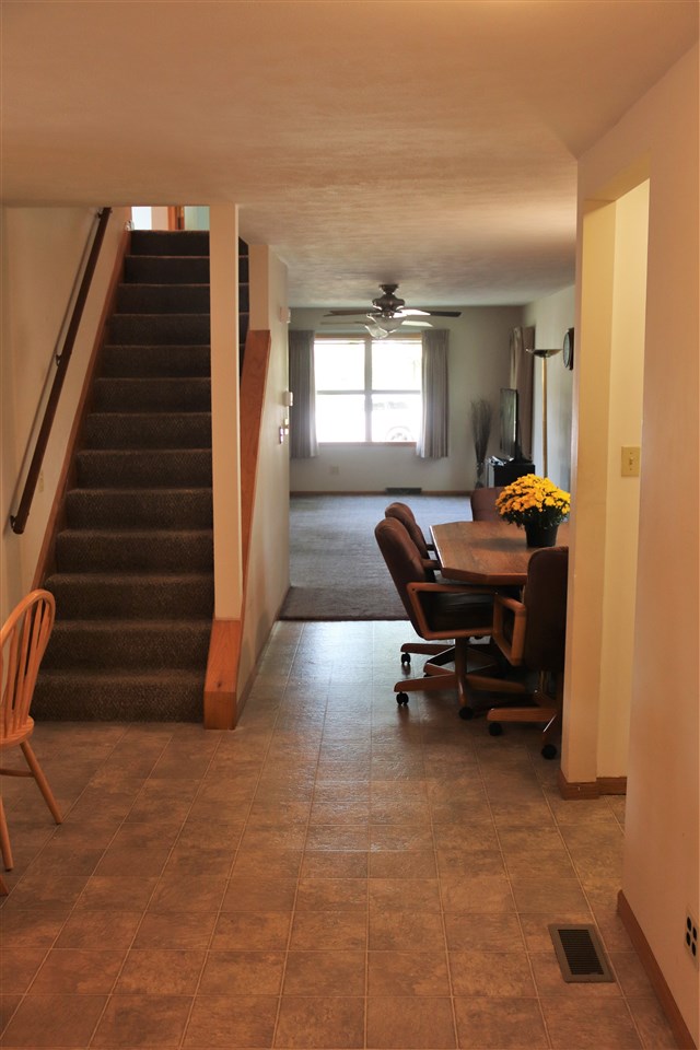 1904 Ridgeland Road Rockford, IL 61108 - Photo 10 of 20 a living room with furniture and a entryway