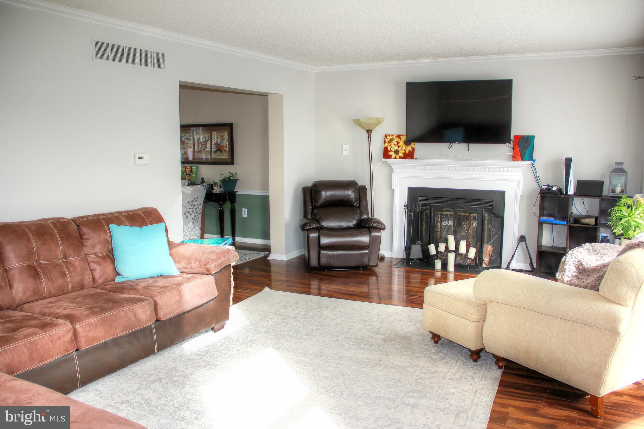 16 Country Hamilton, NJ 08690 - Photo 2 of 22 Gallery Image 2