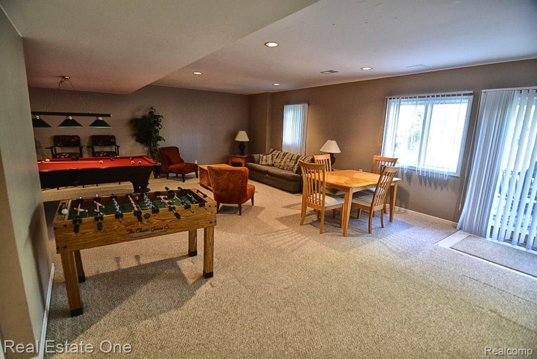 2052 Reagan Drive Rochester, MI 48309 - Photo 54 of 68 thumb_DSC_0928_1024.jpg