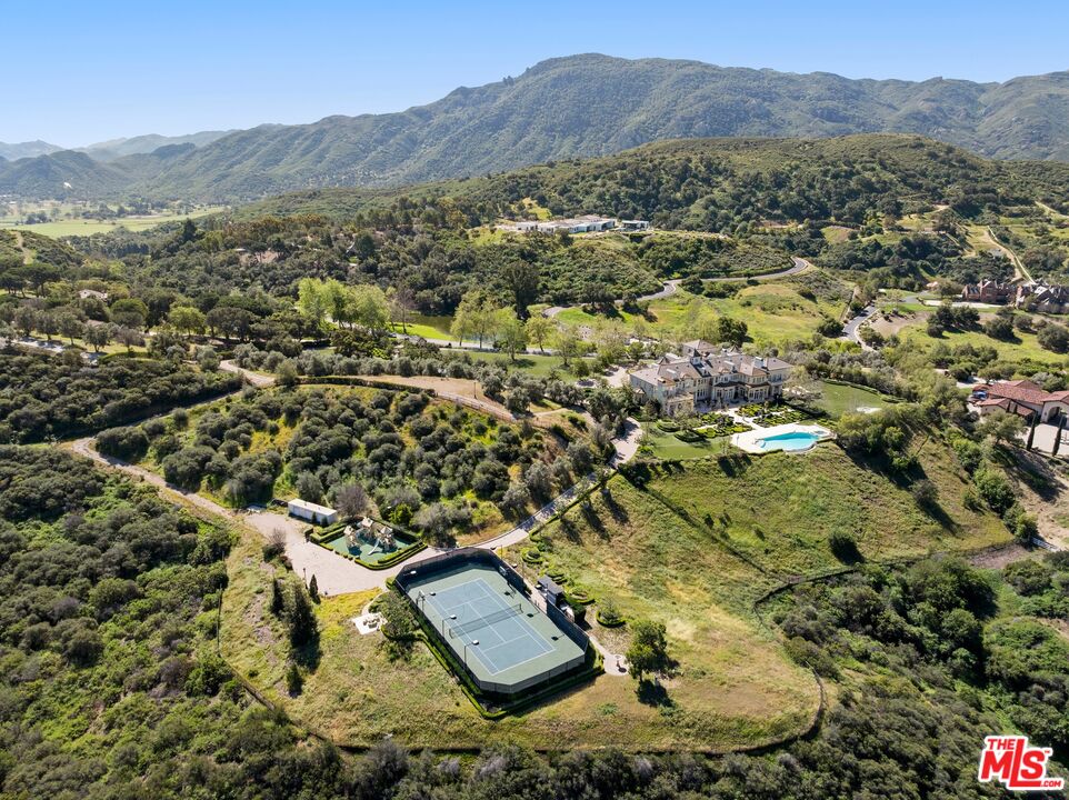 2500 White Stallion Road Thousand Oaks, CA 91361 - Photo 5 of 8 a view of a city with mountain