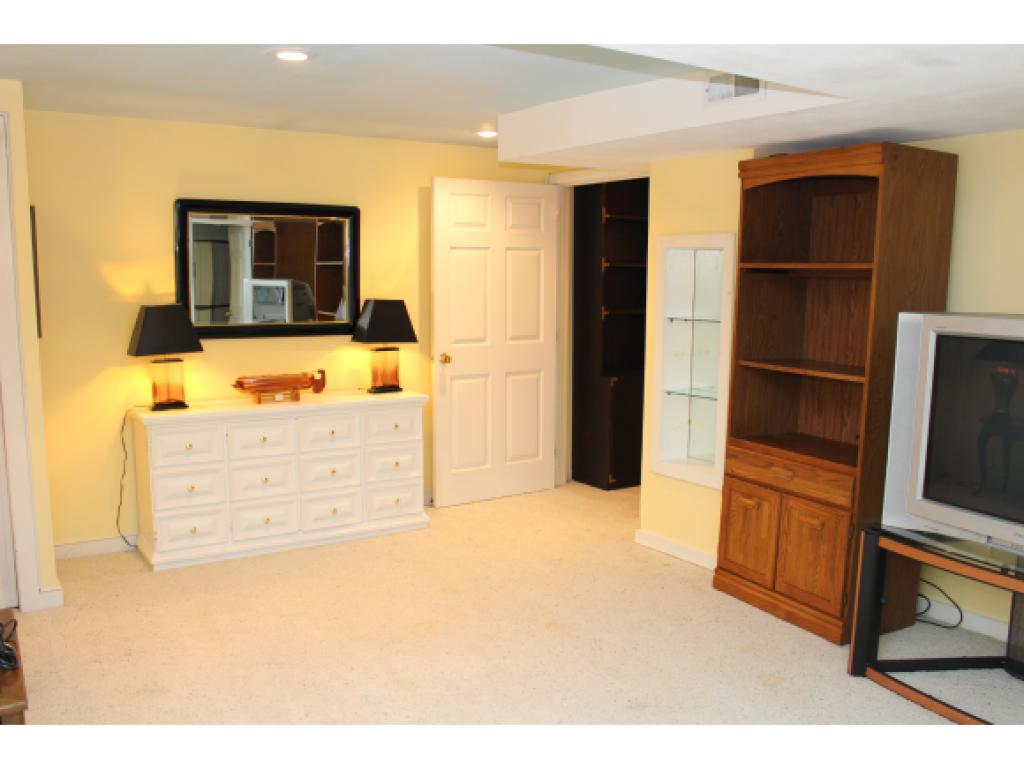 30 Thornhill Road, Unit 30 Stratham, NH 03885 - Photo 11 of 14