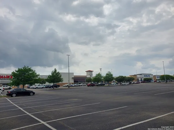 $176,000 | 6100 Woodlake Parkway, Unit 502, San Antonio, TX 78244