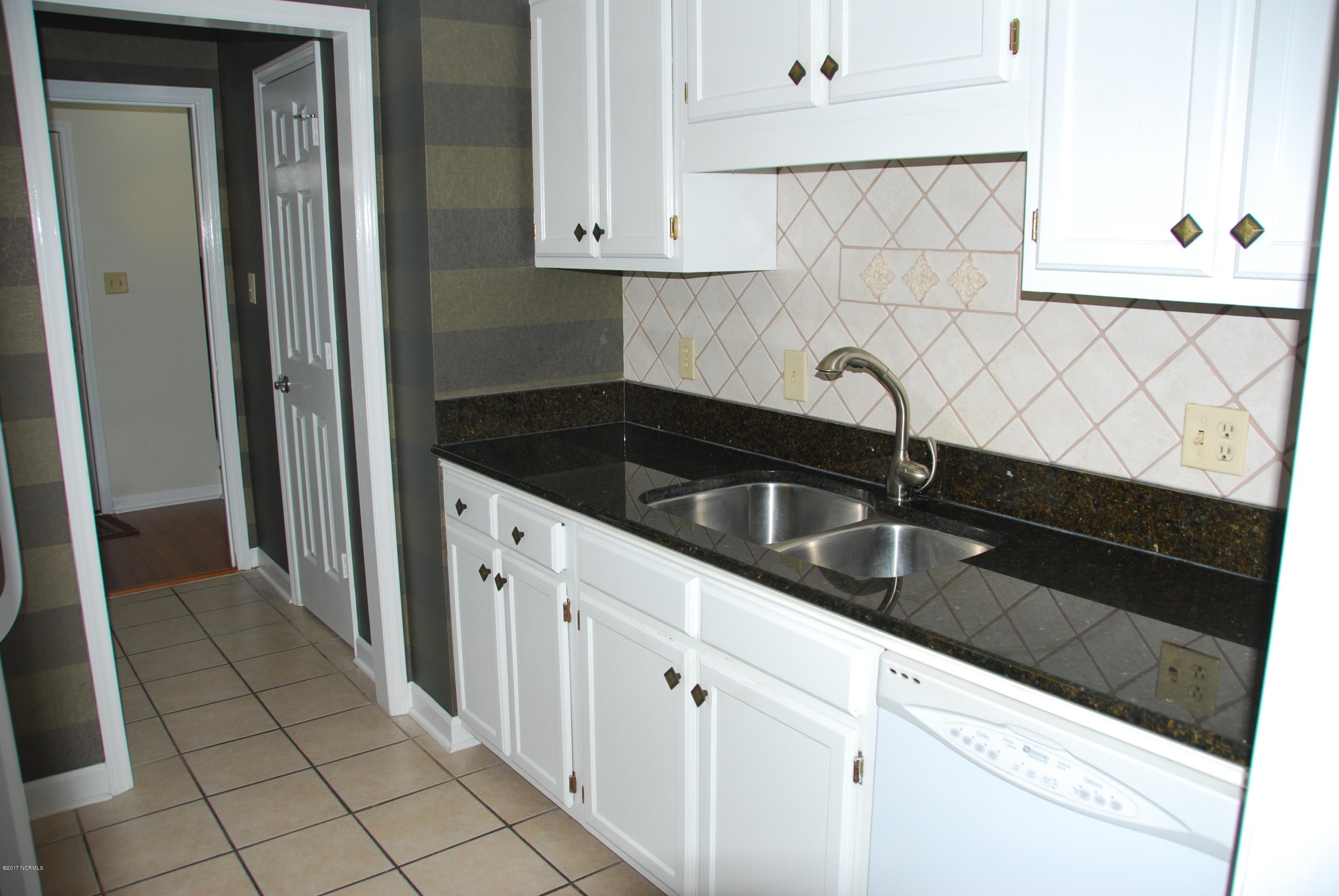 1908 Quail Ridge Road, Unit K Greenville, NC 27858 - Photo 3 of 24 3