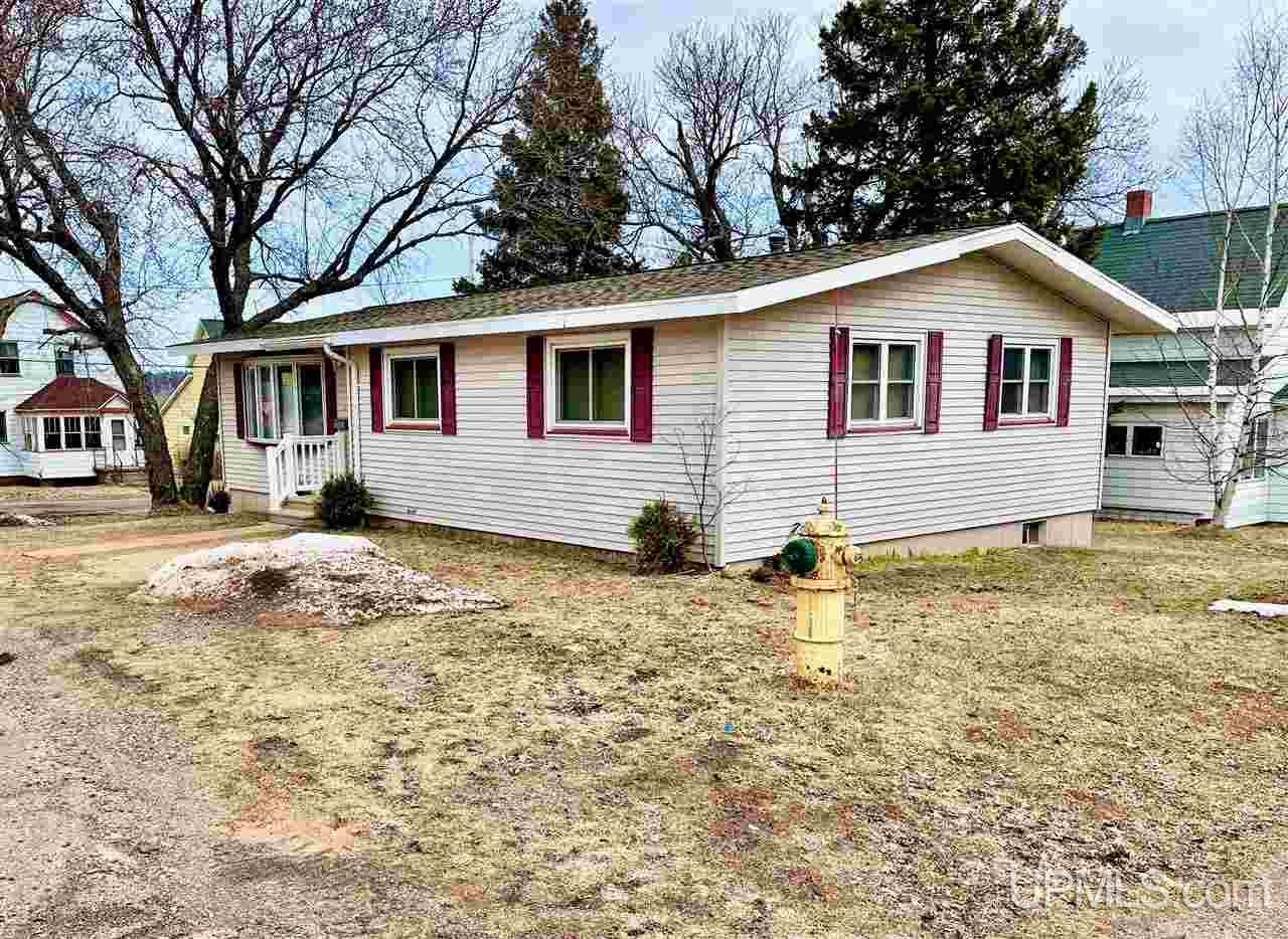 515 Adams Street Ishpeming, MI 49849 - Photo 3 of 24 Gallery Image 3