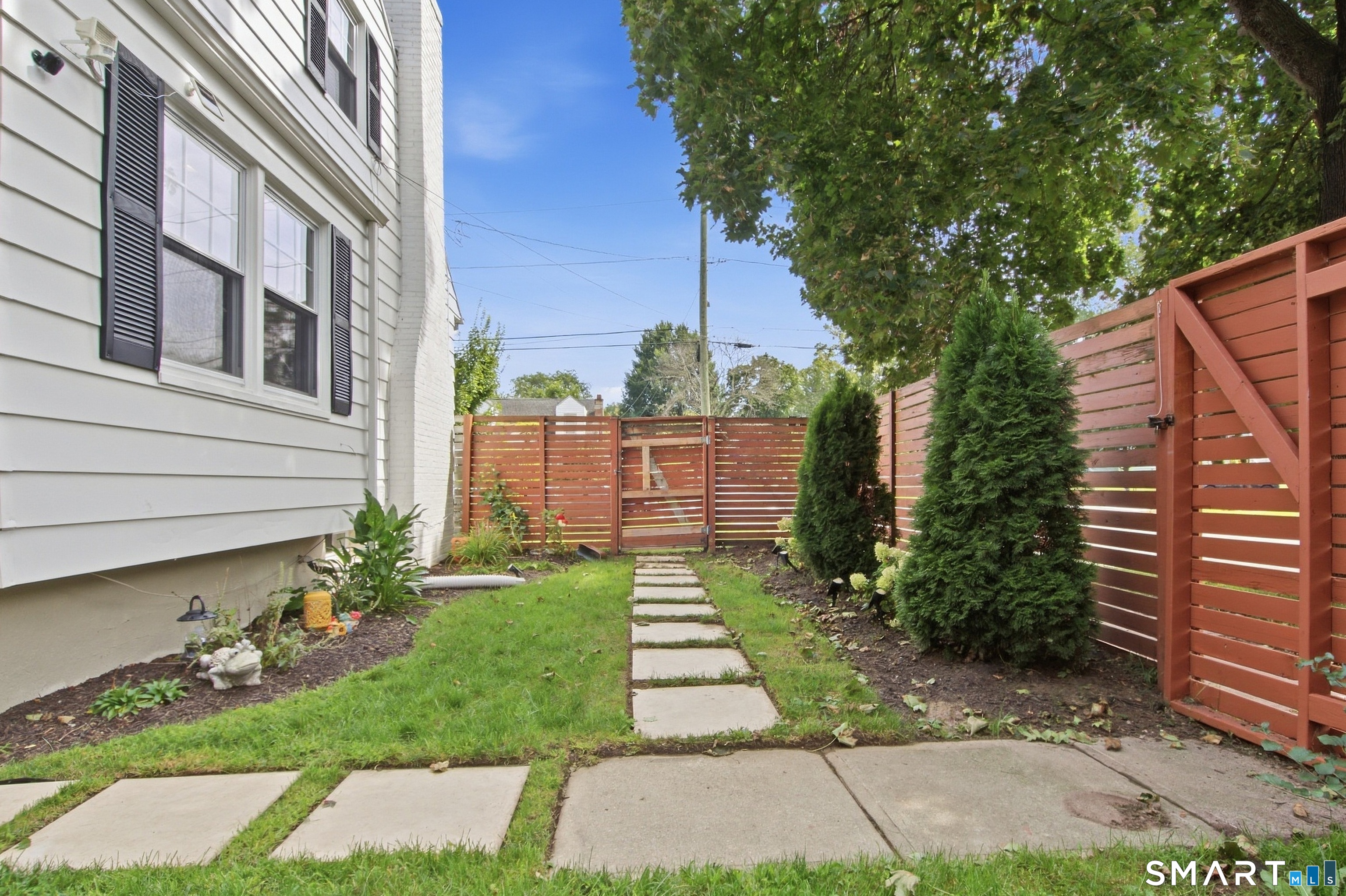 68 Beverly Road New Haven, CT 06515 - Photo 19 of 28 Gallery Image 19