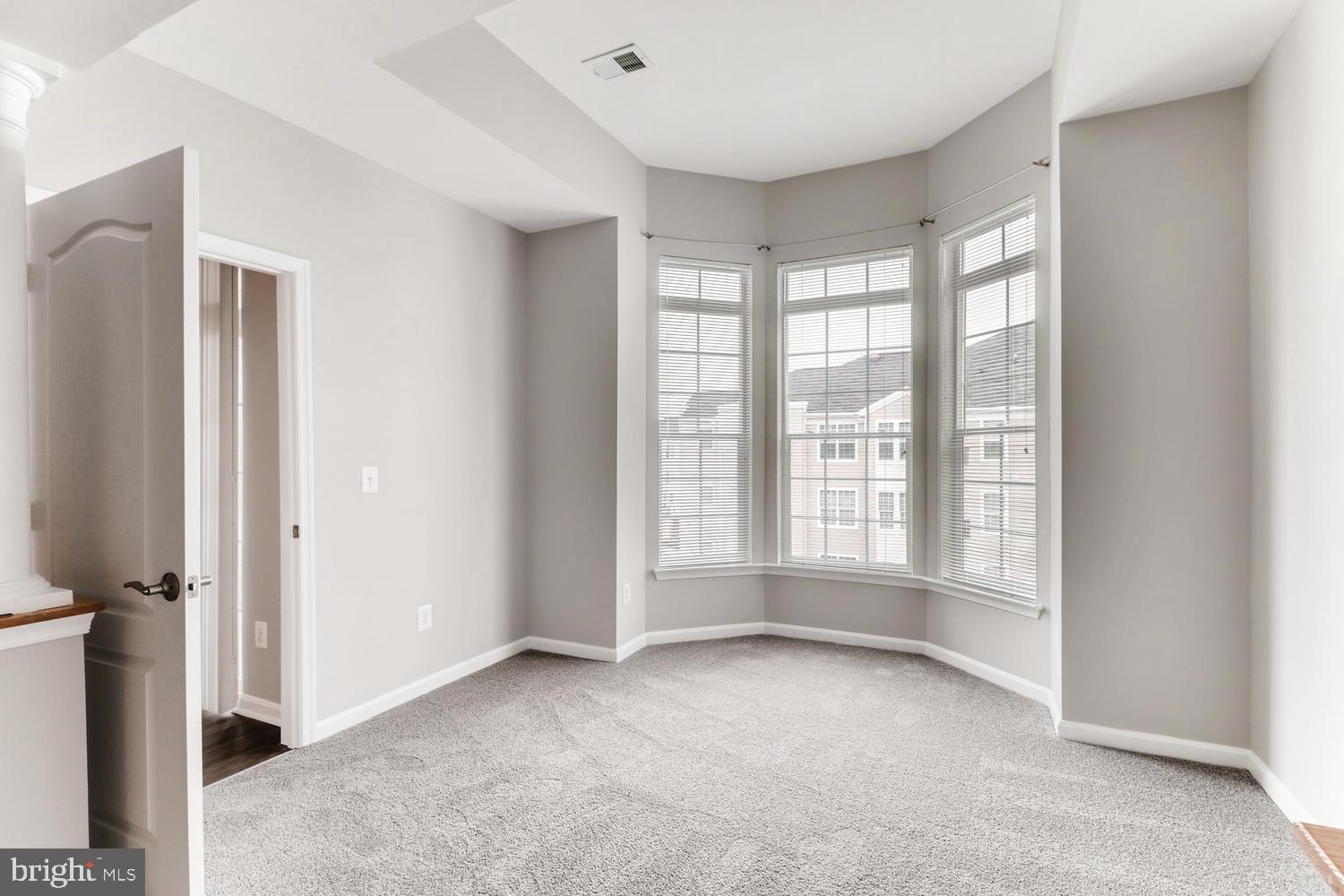 7335 Brookview Road, Unit 408 Elkridge, MD 21075 - Photo 13 of 26 Large master suite w/sitting area