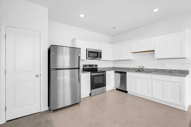 $2,050 | 5942 Chestnut Grv Place, St. Cloud, FL 34771