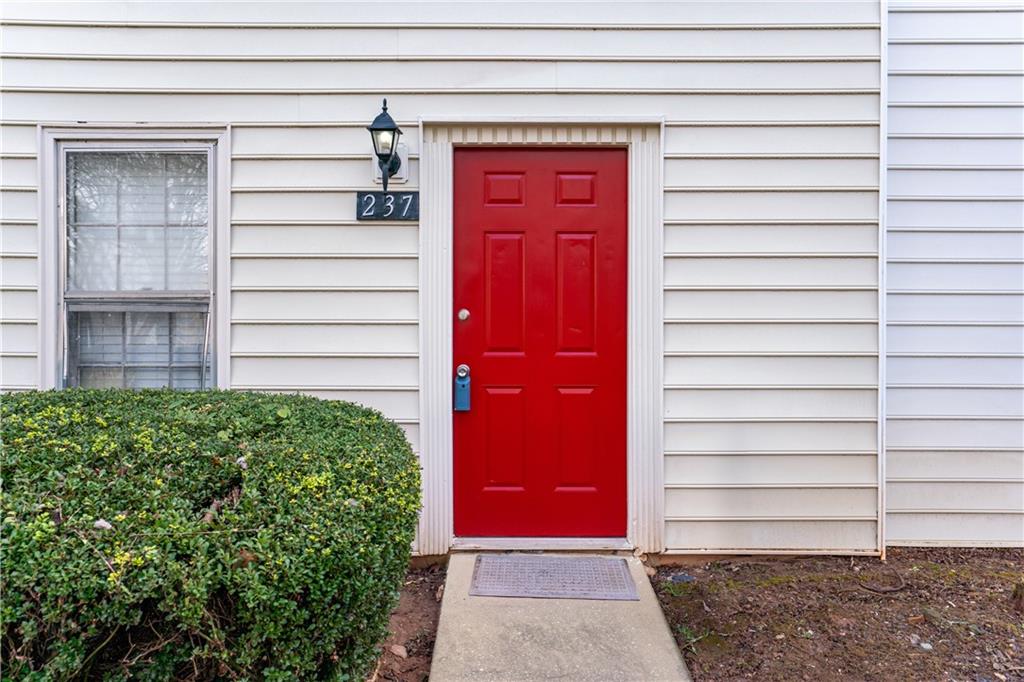 237 Chads Ford Way Roswell, GA 30076 - Photo 3 of 22 a view of entrance