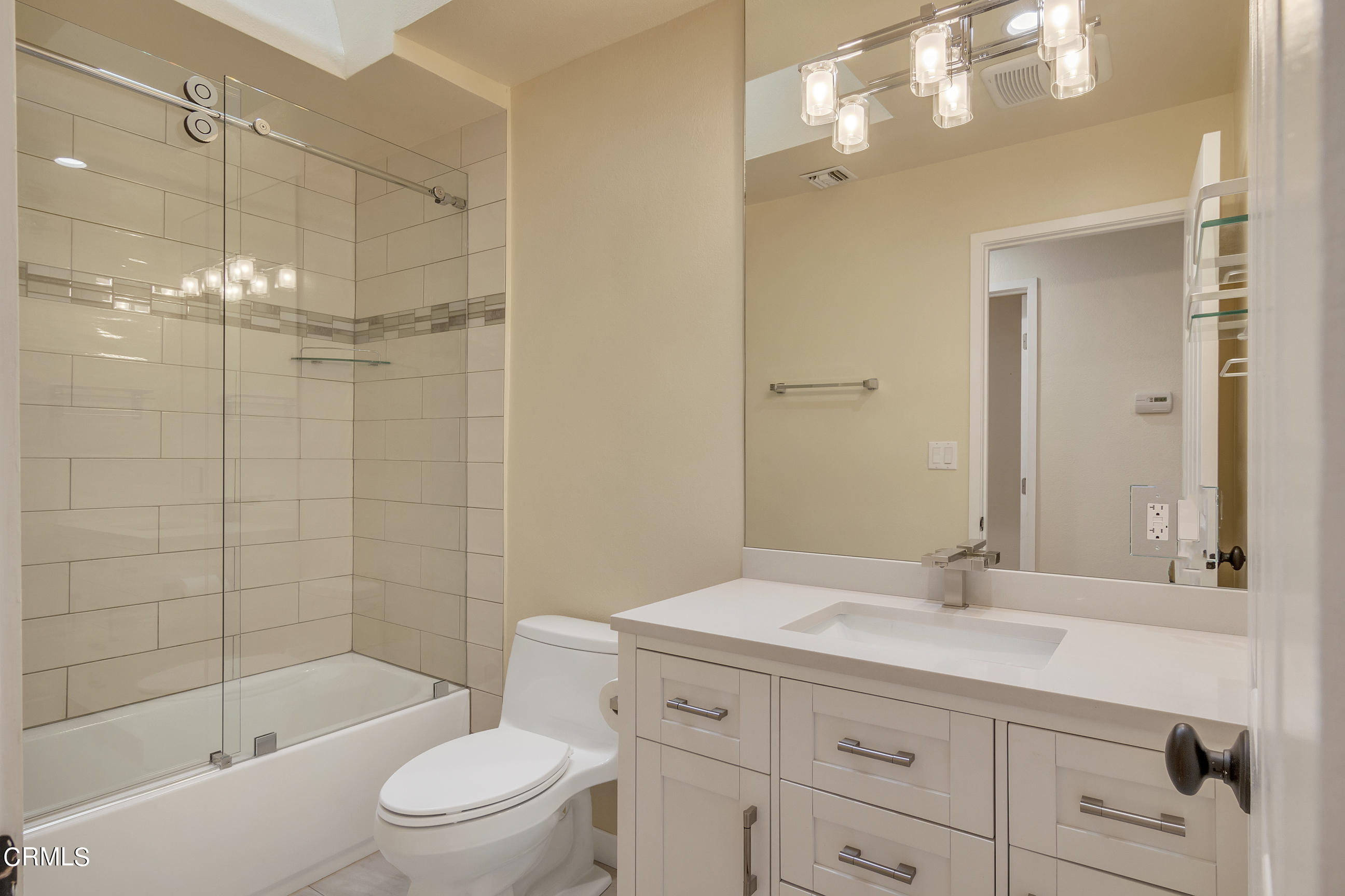 524 Franklin Place Monrovia, CA 91016 - Photo 18 of 33 a bathroom with a sink a toilet and shower