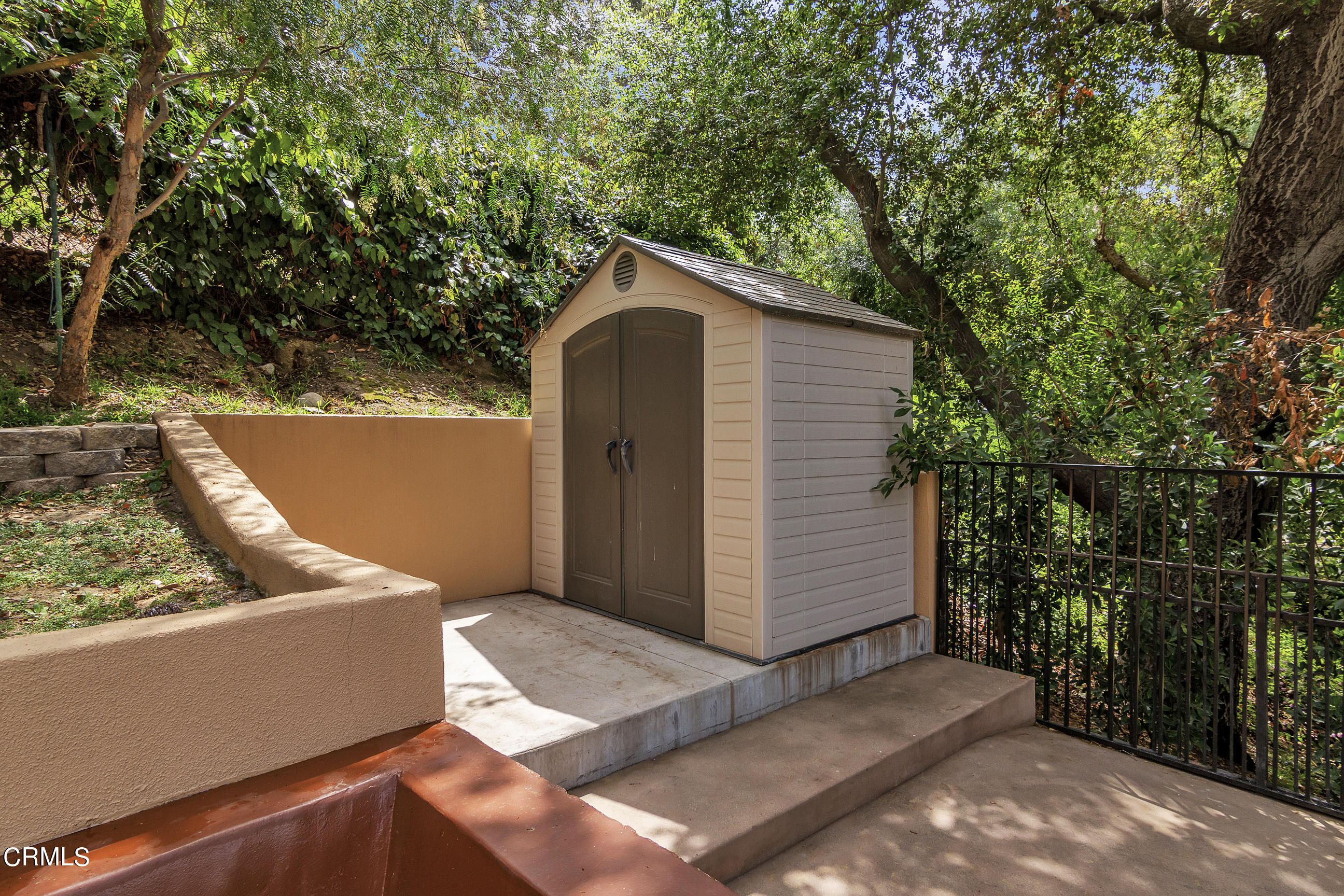 524 Franklin Place Monrovia, CA 91016 - Photo 27 of 33 a view of backyard of house