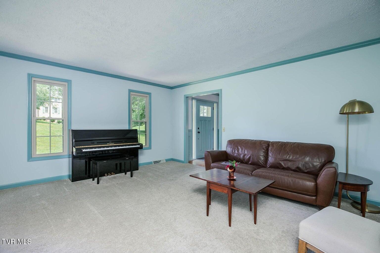 828 Ridgefields Road Kingsport, TN 37660 - Photo 12 of 42 012