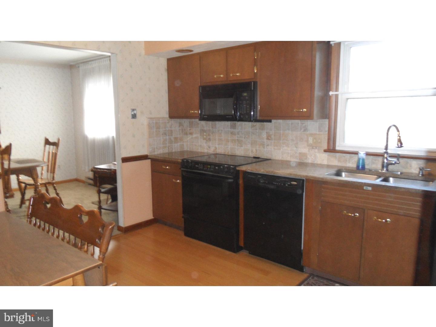 3392 Barklay Road Whitehall, PA 18052 - Photo 4 of 11 Gallery Image 4