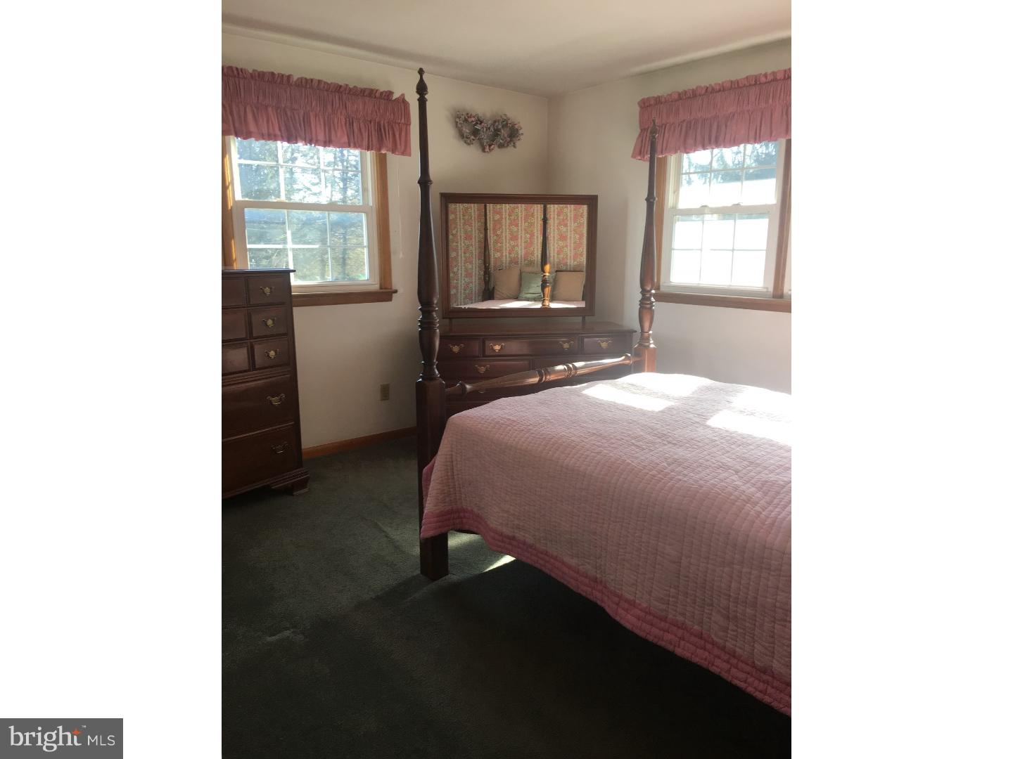 3392 Barklay Road Whitehall, PA 18052 - Photo 8 of 11 Gallery Image 8