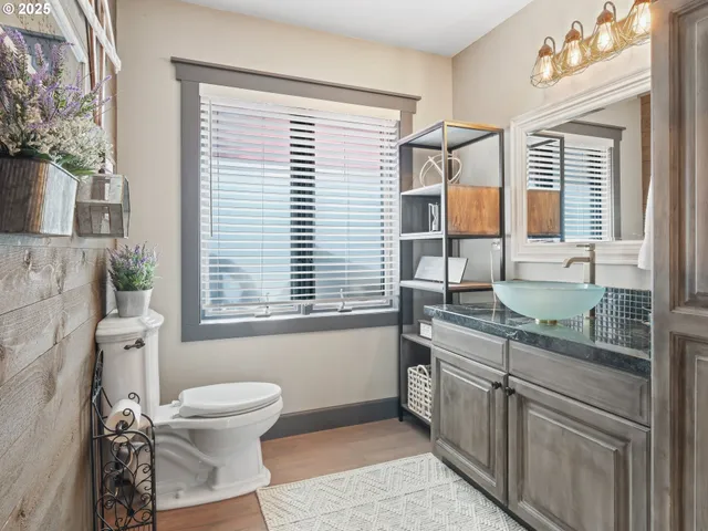 $1,374,900 | 43940 Southeast Music Camp Road, Sandy, OR 97055