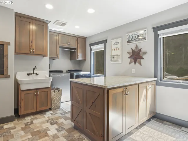 $1,374,900 | 43940 Southeast Music Camp Road, Sandy, OR 97055