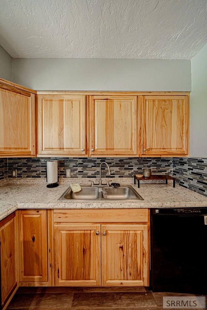 1040 Everett Avenue Pocatello, ID 83201 - Photo 11 of 37