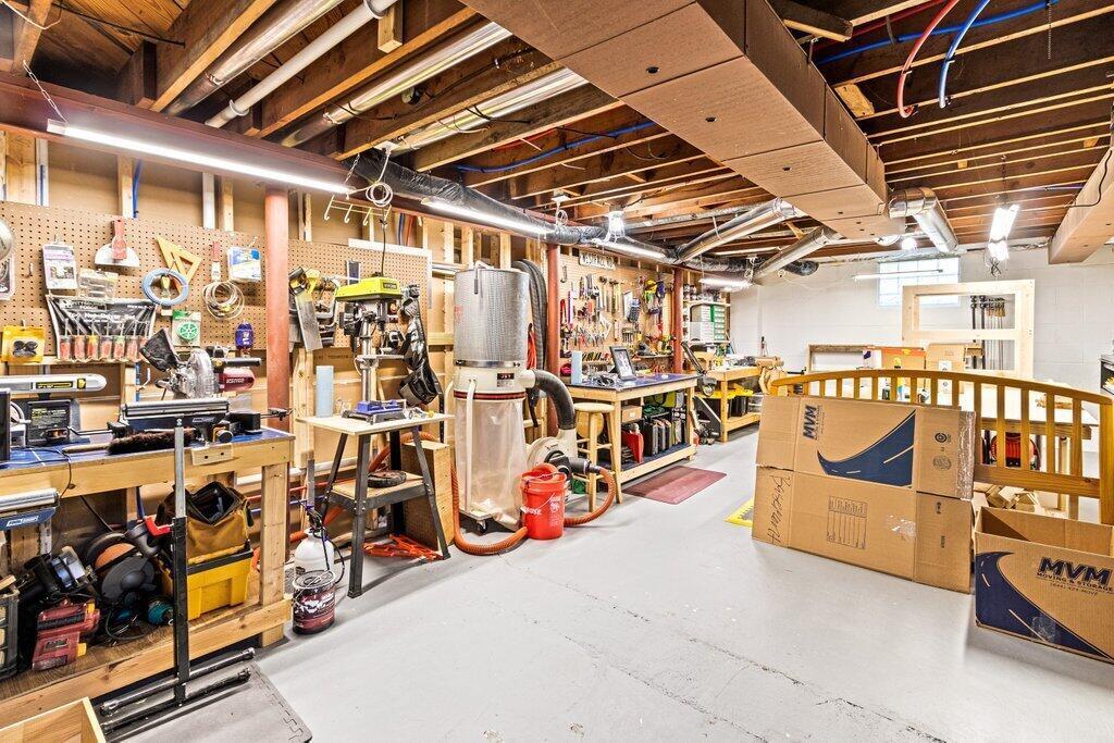 249 East Cooke Road Columbus, OH 43214 - Photo 31 of 40 Basement Woodshop