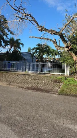 $1,600 | 3300 Northwest 23rd Avenue, Miami, FL 33142