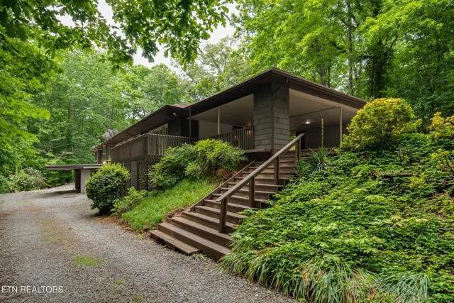 $525,000 | 123 Manor Road, Clinton, TN 37716