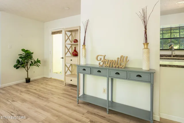 $525,000 | 123 Manor Road, Clinton, TN 37716