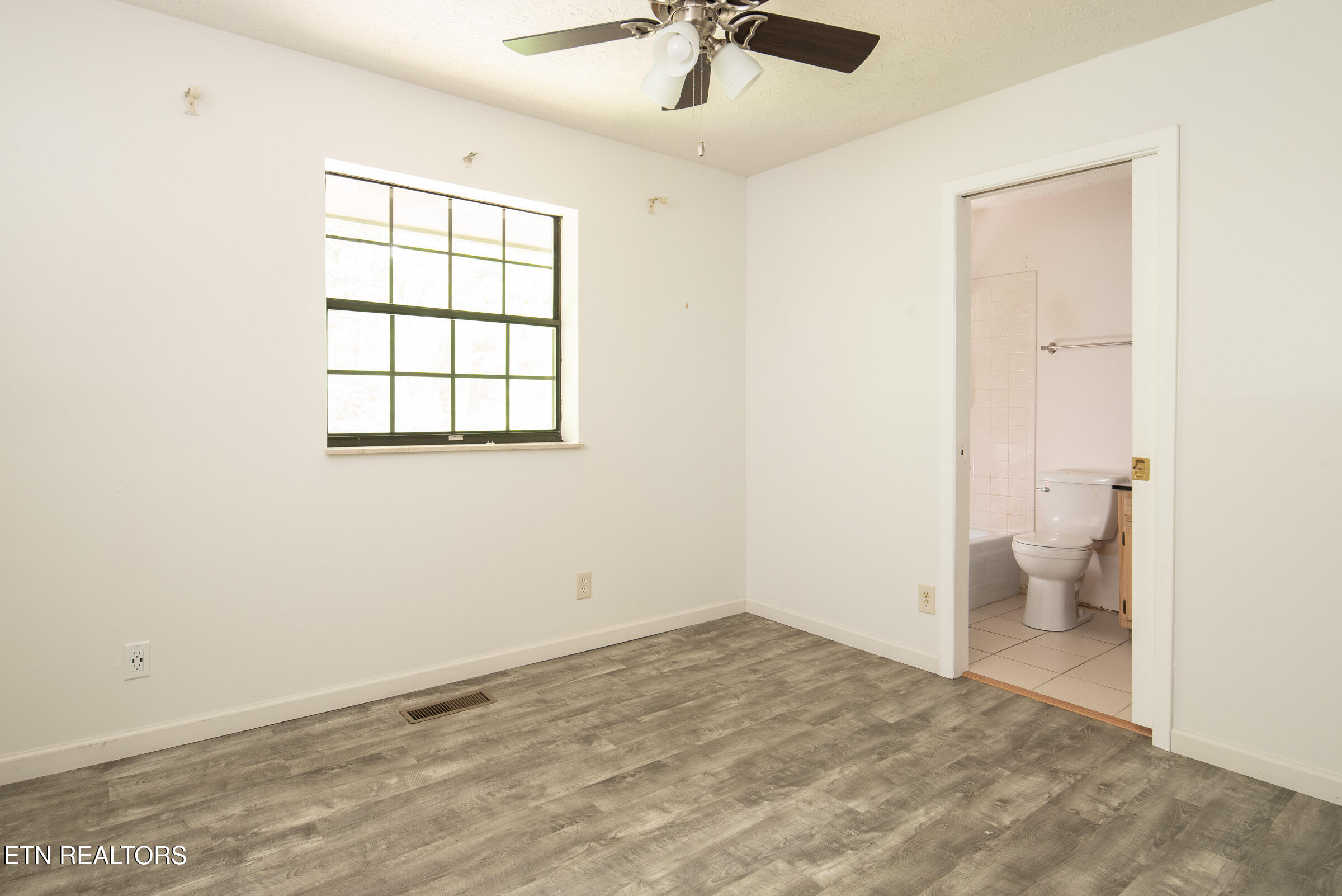 123 Manor Road Clinton, TN 37716 - Photo 14 of 44 Bedroom 1