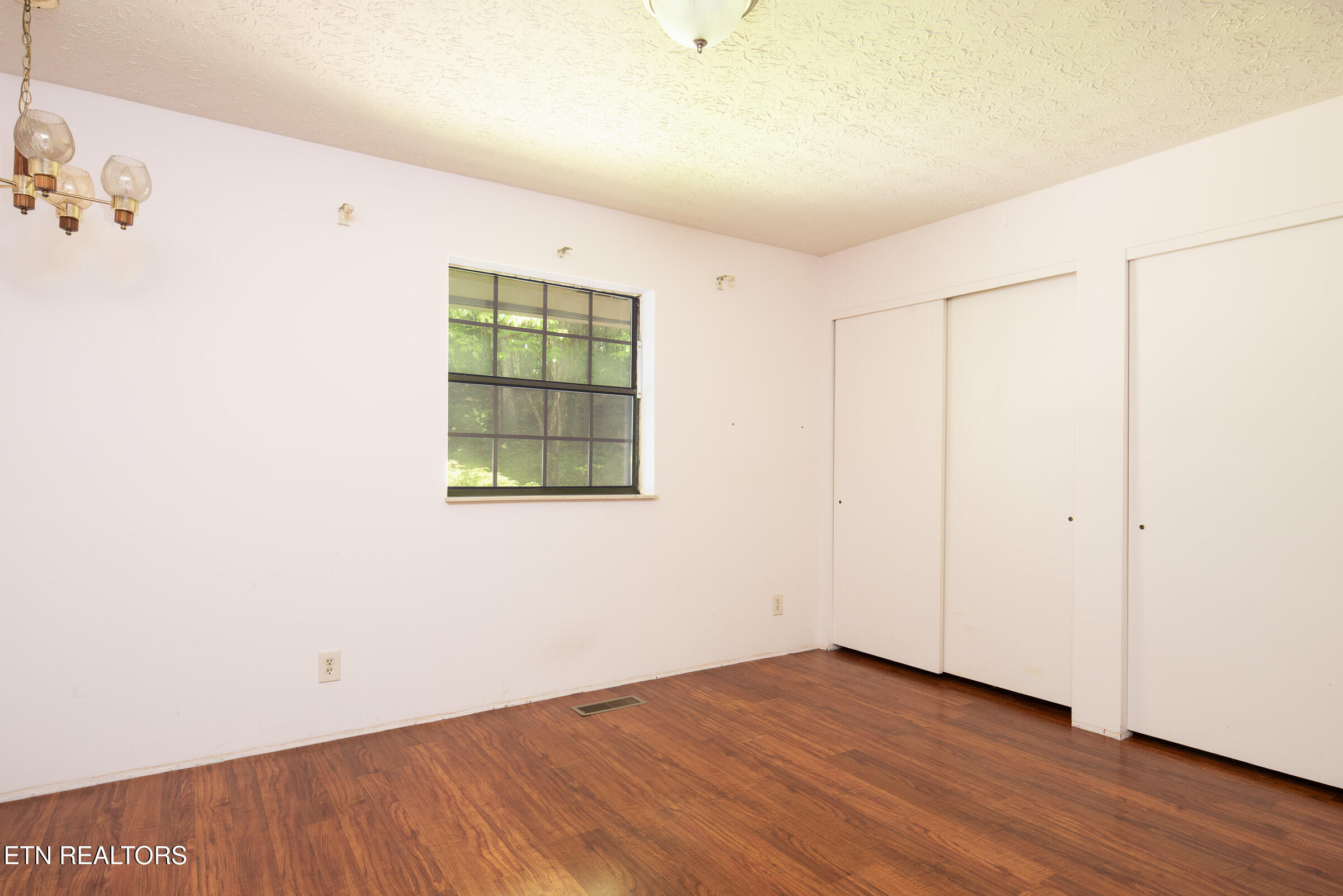 123 Manor Road Clinton, TN 37716 - Photo 18 of 44 Bedroom 2