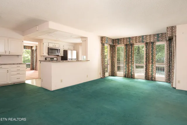 $525,000 | 123 Manor Road, Clinton, TN 37716