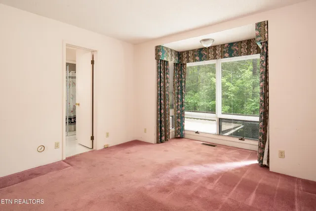 $525,000 | 123 Manor Road, Clinton, TN 37716