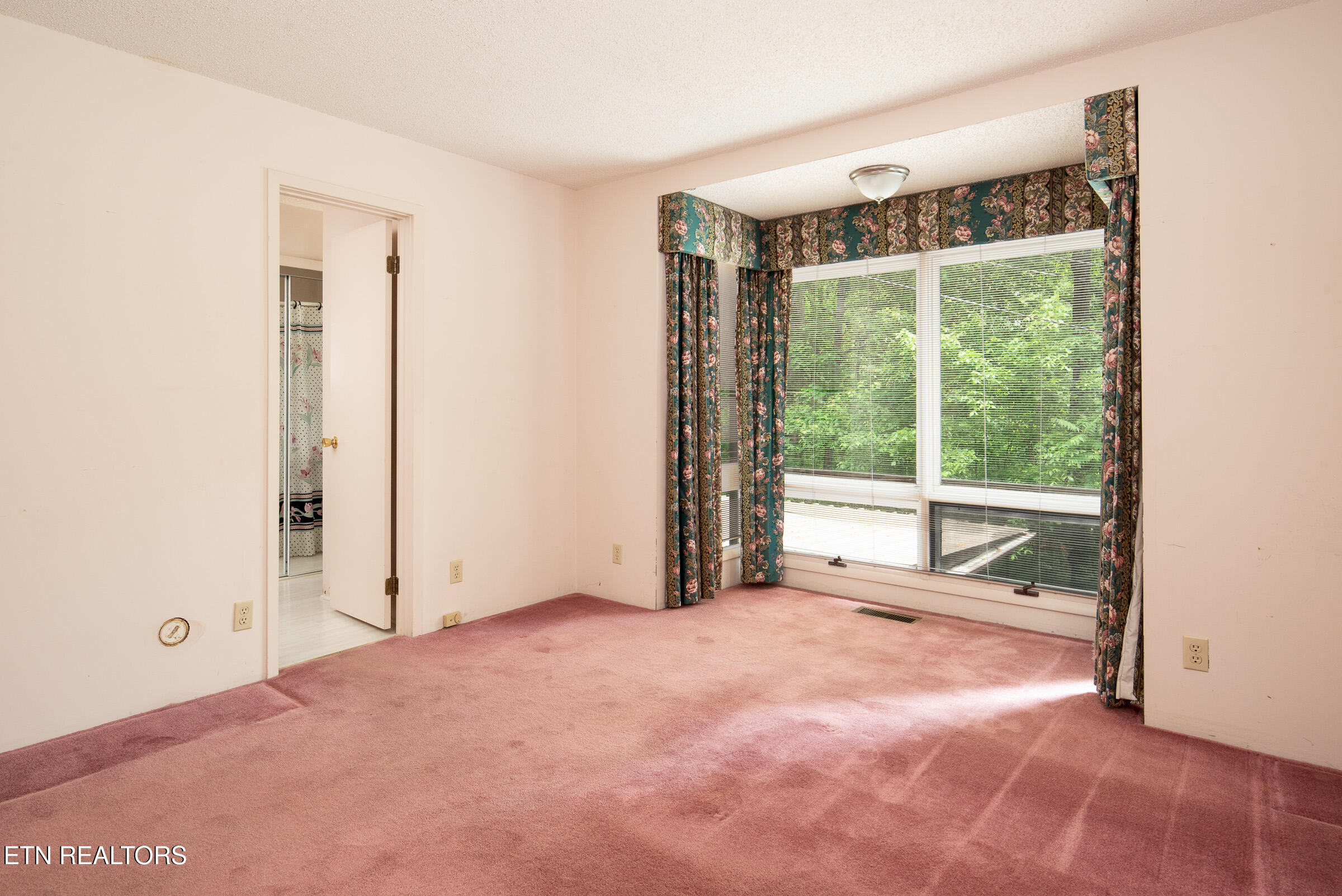 123 Manor Road Clinton, TN 37716 - Photo 27 of 44 Bedroom 1