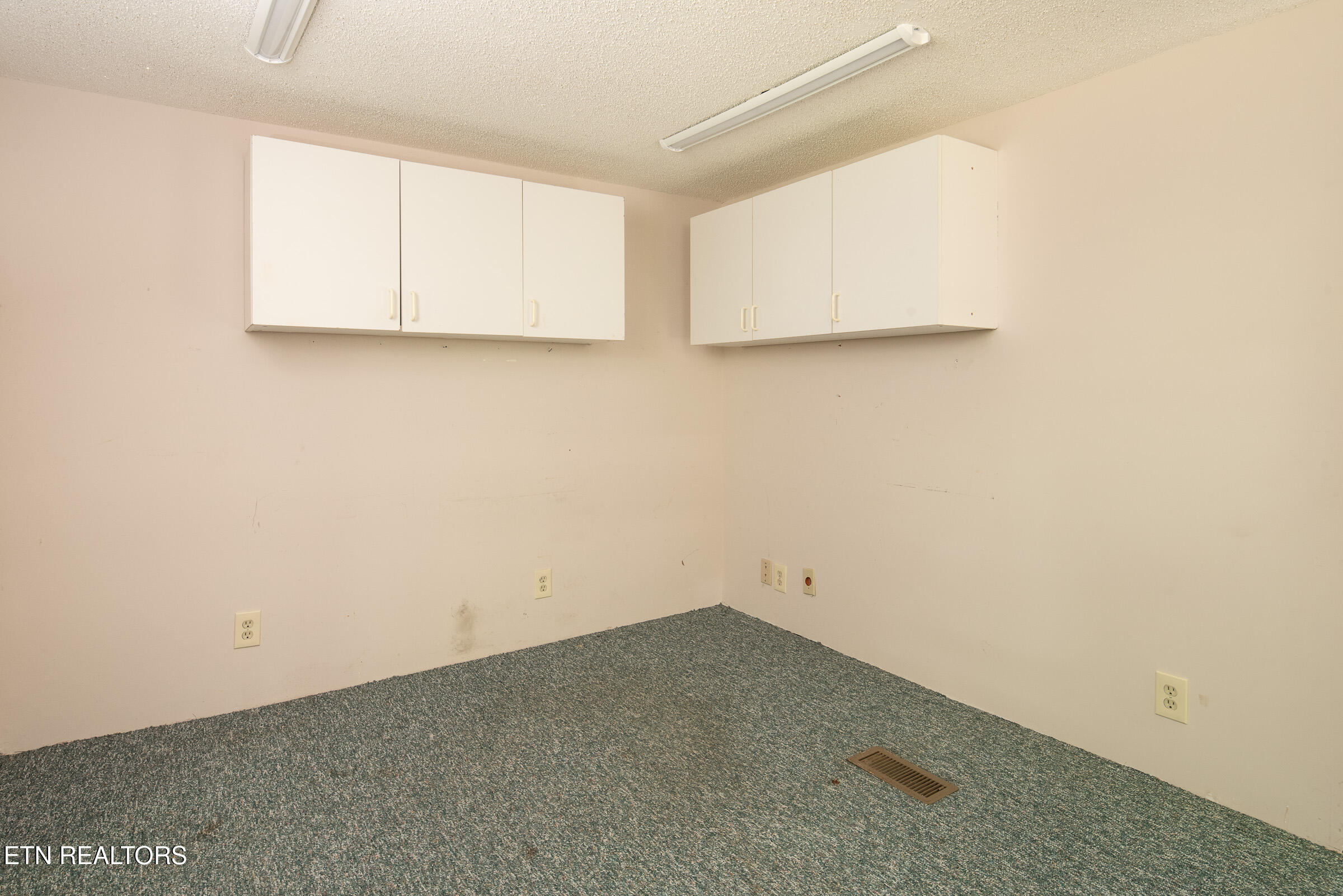 123 Manor Road Clinton, TN 37716 - Photo 35 of 44 Flex Room