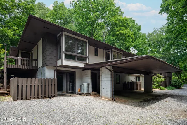 $525,000 | 123 Manor Road, Clinton, TN 37716