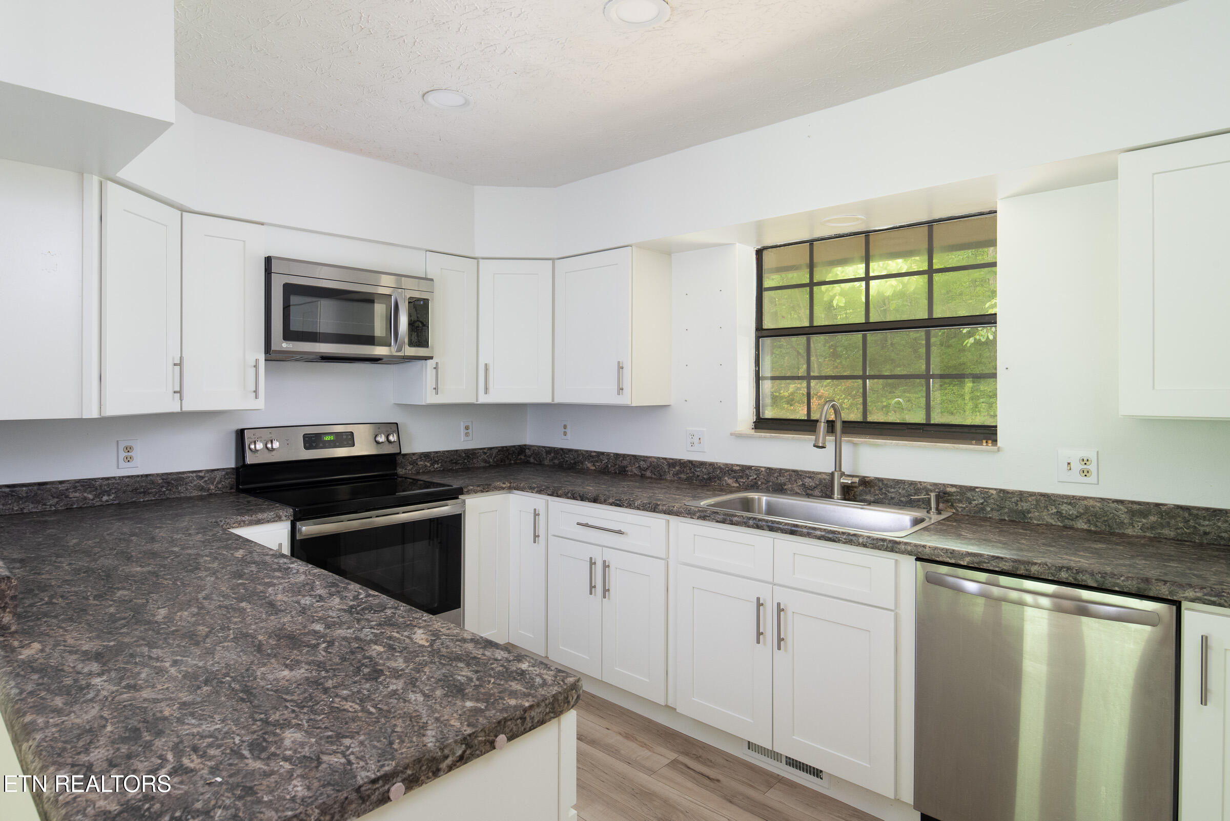 123 Manor Road Clinton, TN 37716 - Photo 4 of 44 Kitchen #1