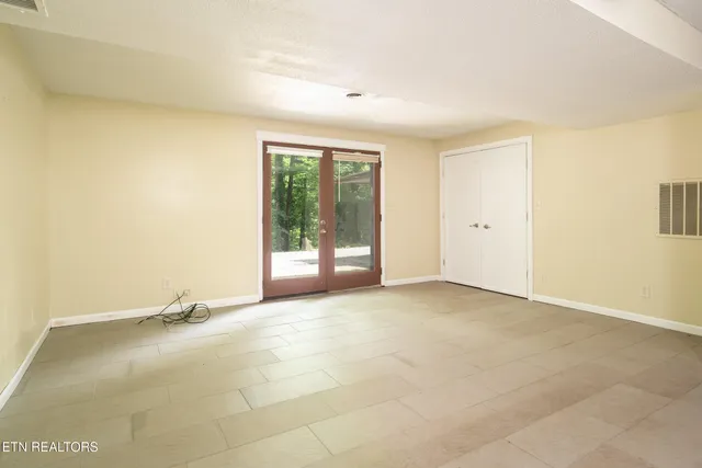 $525,000 | 123 Manor Road, Clinton, TN 37716