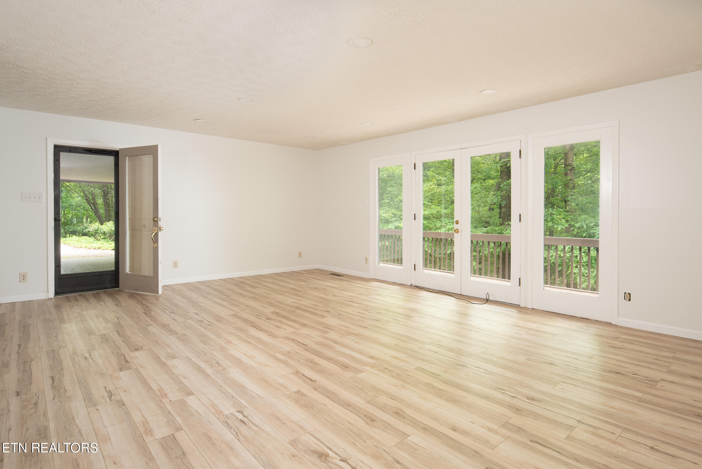 123 Manor Road Clinton, TN 37716 - Photo 6 of 44 Deck Off Living Area