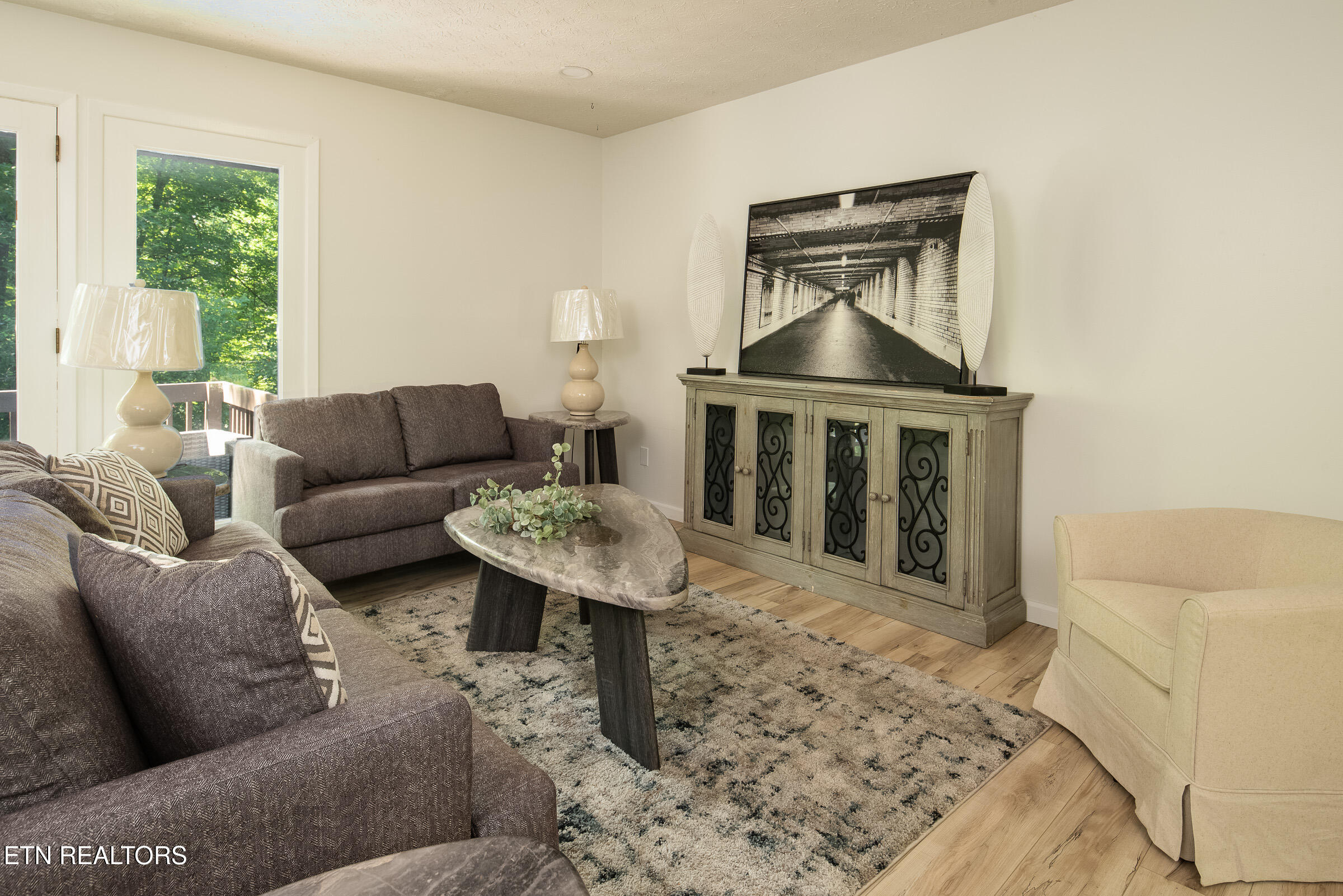 123 Manor Road Clinton, TN 37716 - Photo 8 of 44 Living Room Staged