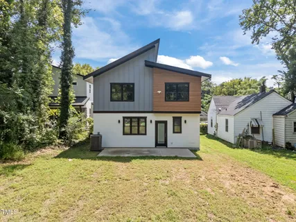 a house view with a outdoor space