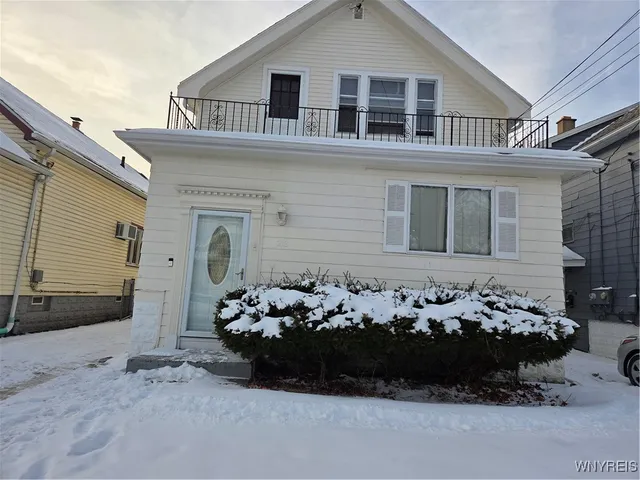 $1,200 | 212 Newburgh Avenue, Buffalo, NY 14215