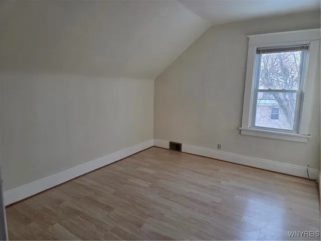 $1,200 | 212 Newburgh Avenue, Buffalo, NY 14215