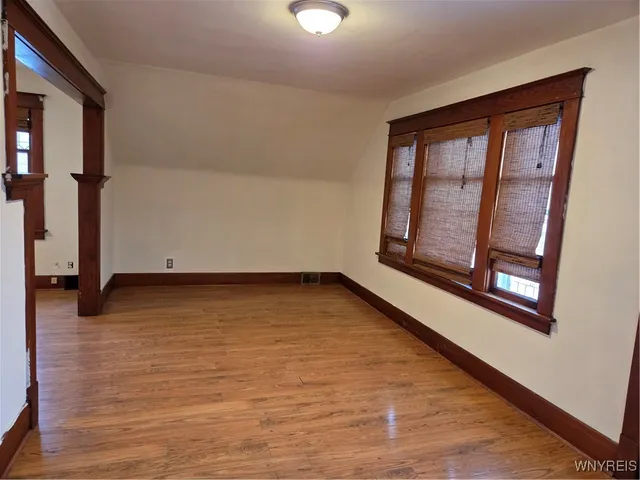 $1,200 | 212 Newburgh Avenue, Buffalo, NY 14215